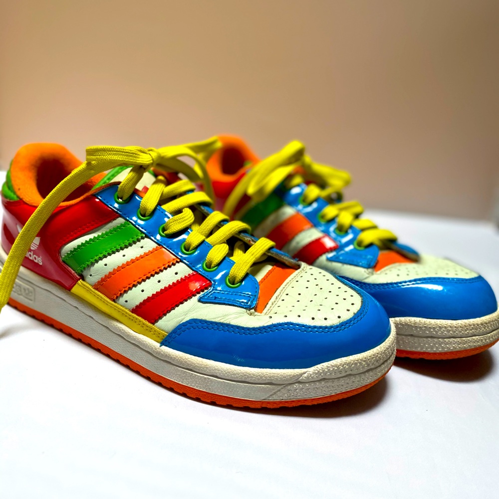 Adidas Vintage ~ Patent Leather ~6.5 men / 8.5 wm